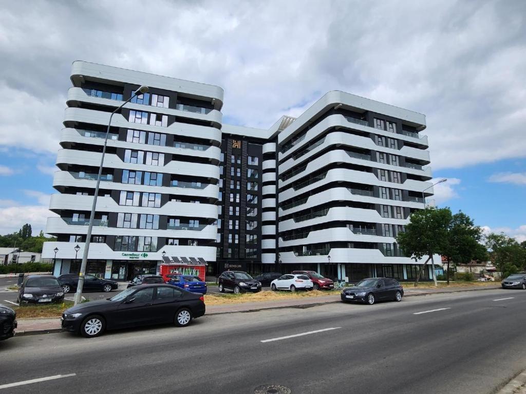 Iulius Maison Jolie Iasi Exterior foto